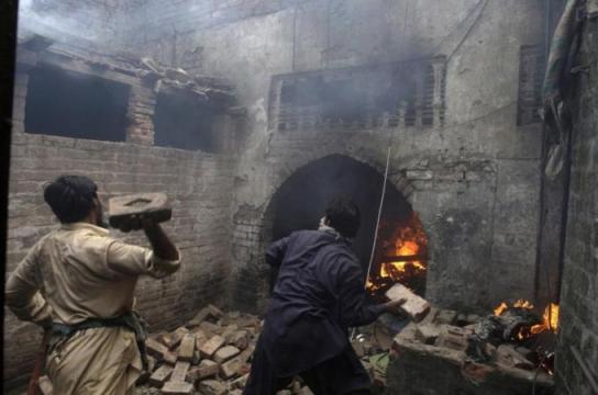 Angry mobs attack Christian homes in Lahore, Pakistan, March 9, 2013. (AP Photo/K.M. Chaudary)